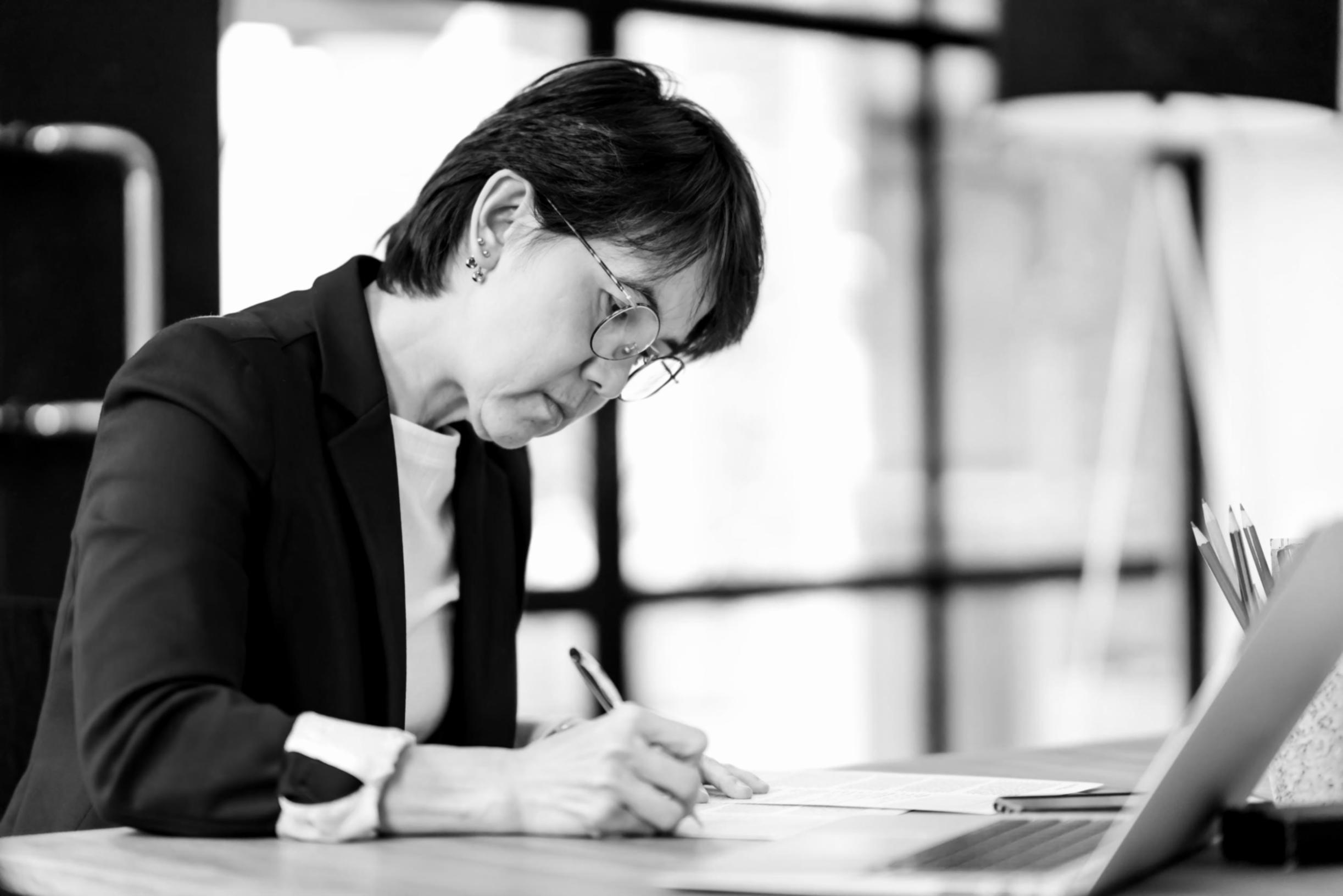 Процесс анализа финансовых данных и подготовки бюджета